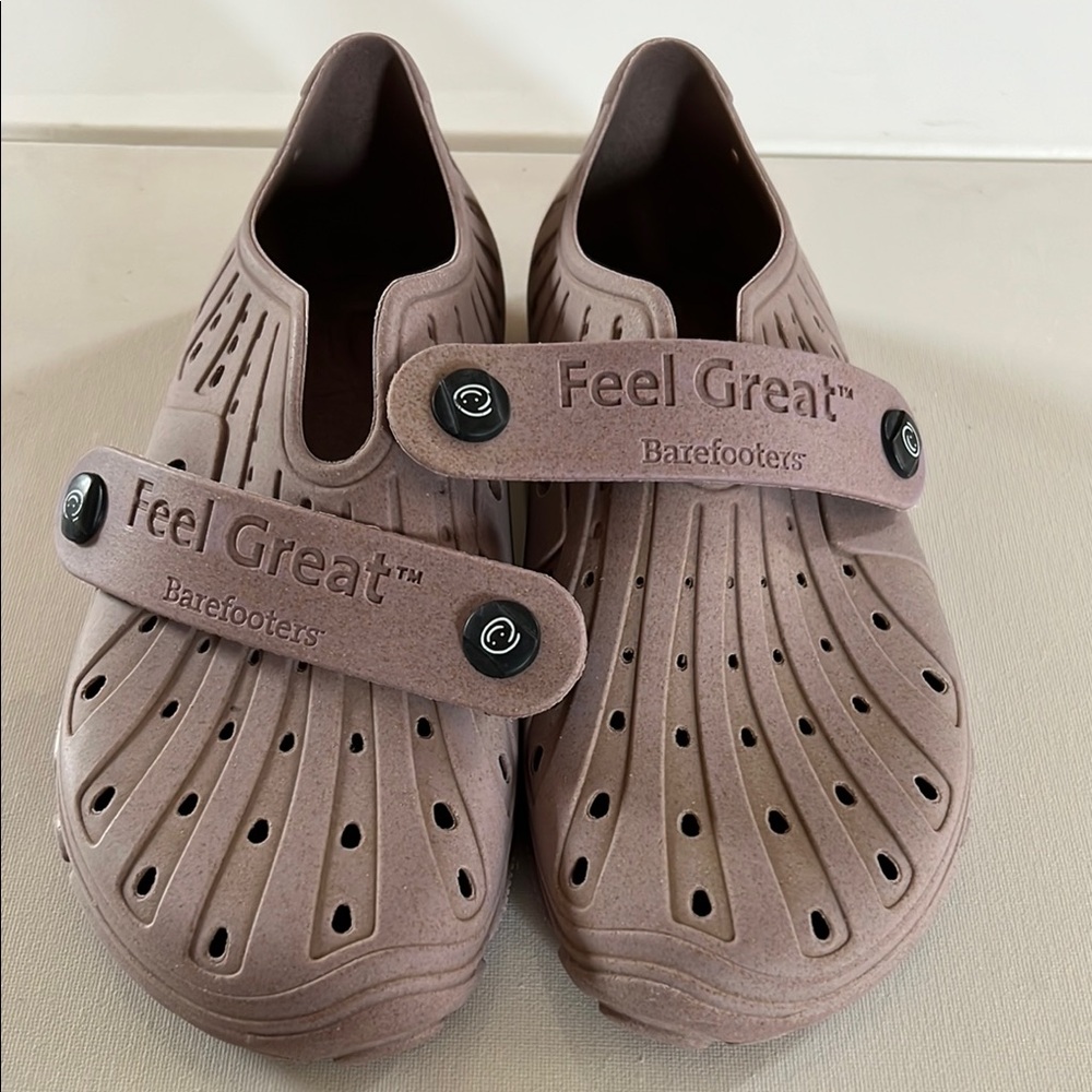 Feel Great Barefooters Perforated Shoes in Brown Unisex size 38‎ (US= 8)